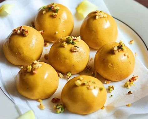 Different Types of Ladoo to Make at Home | DESIblitz How To Make Ladoo Recipe, Besan Ke Ladoo Recipe, Besan Laddu Recipe, Besan Ladoo, Best Vegetable Recipes, Ladoo Recipe, Doraemon Wallpapers, Clam Recipes, Indian Sweet