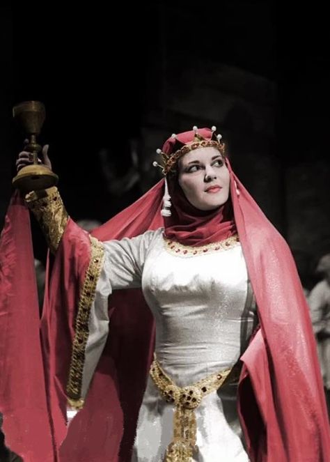 Lady Macbeth (Milan, 1952) Macbeth Clothing, Stage Costume Design, Medieval Hairstyles, Lady Macbeth, Nostalgia Aesthetic, Art Costume, Maria Callas, Lady M, Theatre Costumes