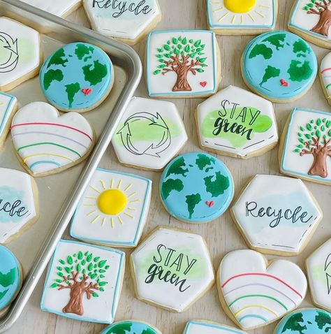 Earth Day Sugar Cookies, Earth Day Cookies Decorated, Earth Day Party Ideas, Earth Cookies, Earth Day Cake, Earth Day Cookies, Cookie Themes, Globe Cookies, Royal Cookies