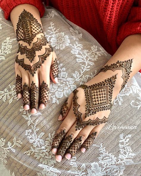 Henna Designs Bridal, How To Make Mehndi, Mehndi Designs Bridal, Henna Black, Henna Mehndi Designs, Latest Mehndi Design, Party Henna, Simple Henna Designs, Mehndi Designs Simple