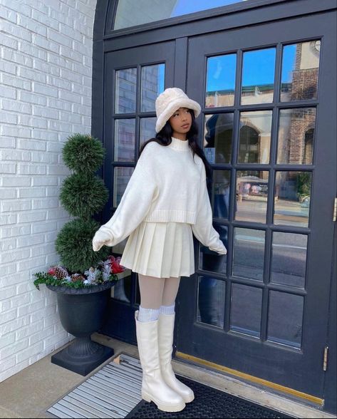 Samira Ahmed, White Christmas Outfit, Winter Outfits Warm, Winter Fashion Outfits Casual, Black Femininity, Girly Outfits, Looks Style, Winter Fashion Outfits, Preppy Outfits