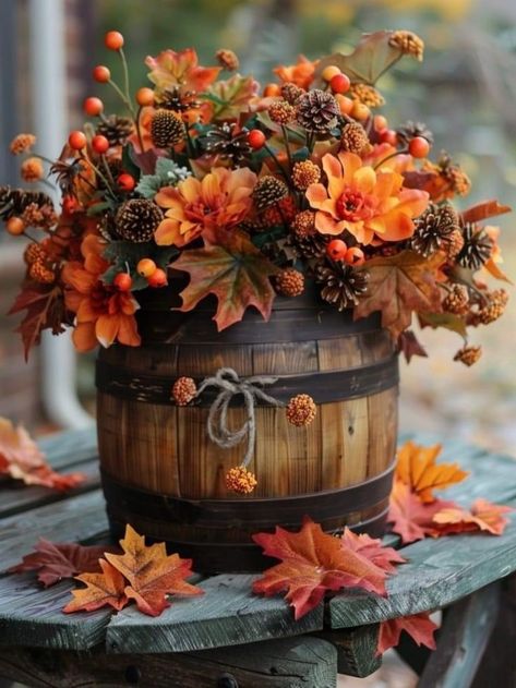 Outdoor Fall Decor Ideas, Fall Crafting, Fall Flower Arrangements, Rustic Crafts, Fall Decor Ideas, Fall Arrangements, Fall Thanksgiving Decor, Fall Deco, Autumn Decorating