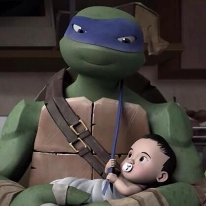 Leo holding Miwa (Karai)   SOOOO Sweet!!  "Tale of the Yokai" TMNT 2012 Tmnt Leonardo, 2012 Tmnt, Ninga Turtles, Tmnt Girls, Tmnt Movie, Tmnt Leo, Tmnt Characters, Turtle Tots, Leonardo Tmnt