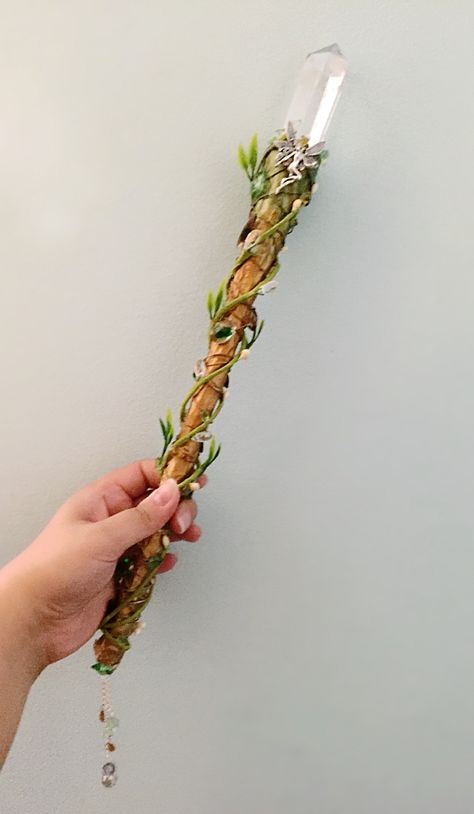 Wand making during blizzards ❄️ #snow #wands #fairy #fairywands #nature #magic #crafts #diy #crystal #quartz #leaves #faire #snowedin #handmade Nature Wands, Wand Making, Wiccan Crafts, Witch Wand, Pagan Crafts, Diy Leaves, Hijau Mint, Diy Wand, Witchy Crafts