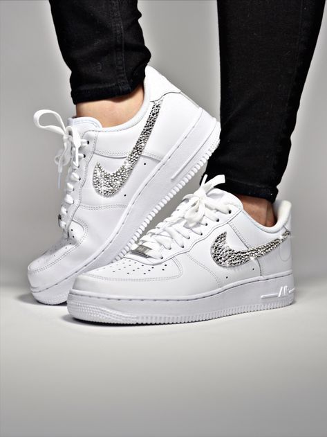 Air Force Ones Custom, Gift 21, Swarovski Crystal Shoes, Rhinestone Sneakers, Birthday Shoes, Air Force 1 Shoes, Custom Af1, Tiktok Trends, Nike Shoes Air Force