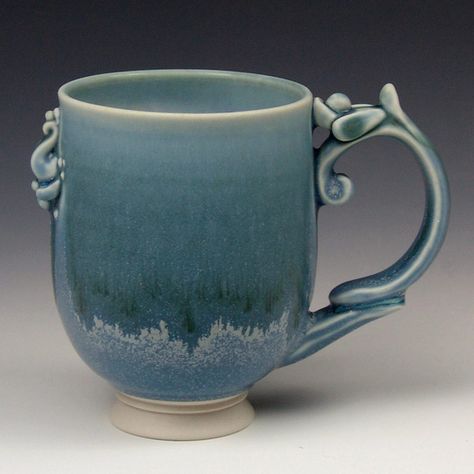 Cool Ceramic Mug Handles, Interesting Mug Shapes, Clay Mug Handle Ideas, Pottery Cup Handles, Mugs With Cool Handles, Unique Mug Handles, Ceramic Mug Shapes, Pottery Mug Handles, Ceramic Mug Handles