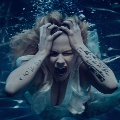 Instagram post by Avril Lavigne • Oct 14, 2018 at 9:15pm UTC Head Above Water Avril Lavigne, Head Above Water, Avril Lavingne, Avril Lavigne Photos, Avril Lavigne Style, Abbey Dawn, The Best Damn Thing, Rock Queen, Punk Princess