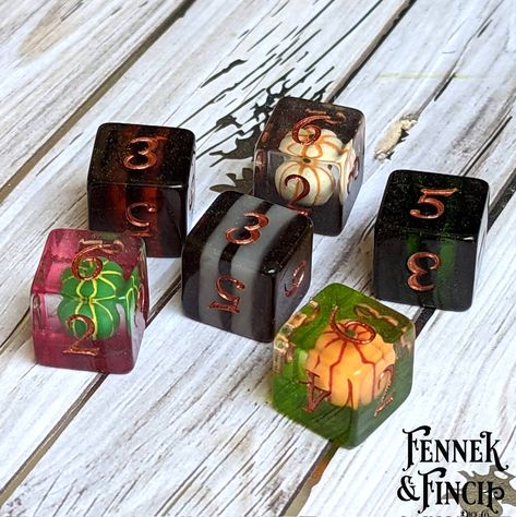 Etusivu / Twitter Dice Ideas, Dungeons And Dragons Table, Pretty Dice, Bright Halloween, Dice Dragon, Custom Dice, D6 Dice, Halloween Colors, Dungeons And Dragons Dice