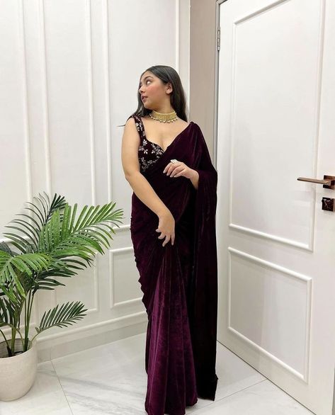 Velvet Saree Designs, Purple Wedding Dress Indian, Velvet Saree Royals, Wine Colour Saree With Contrast Blouse, Velvet Saree Look, Velvet Blouse Design, Royal Fabric, Velvet Saree, Simple Saree Designs