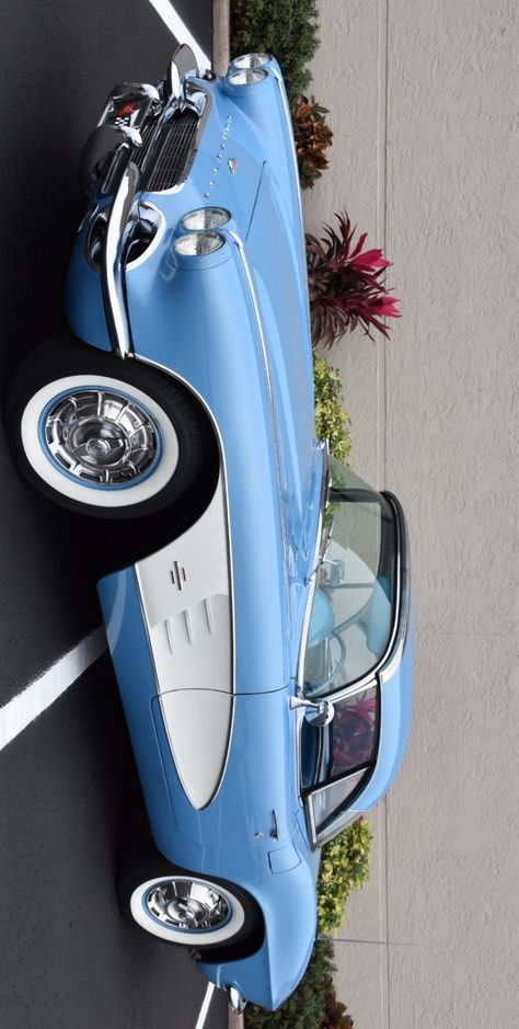 Classic Car Colors, 1950s Cars, Old Fashioned Cars, Carros Vintage, 70s Cars, Old Muscle Cars, Old Vintage Cars, American Classic Cars, Old Classic Cars