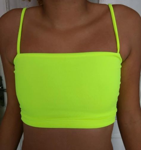 Neon Yellow Clothes, Top Verde Neon, Yellow Top Outfit, School Dance Outfits, Neon Yellow Tops, Top Verde, Neon Top, Yellow Clothes, Yellow Crop Top