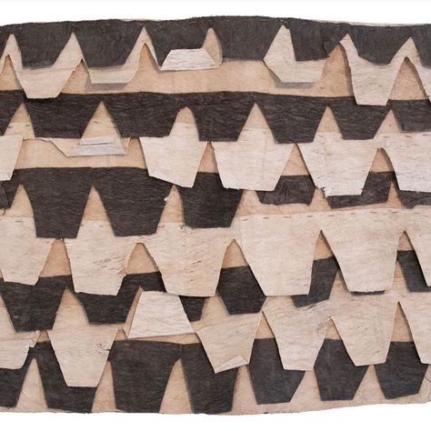 Hand-sewn naturally dyed bark cloths by Papua New Guinean artist Ilma Savari shown by @rebeccahossackartgallery #papuanewguinea #papuanewguineaartist #ilmasavari #barkcloth #barkcloth Bark Cloth, Naturally Dyed, Papua New Guinea, Art Quilts, Surface Design, Hand Sewn, Hand Sewing, Sewing, Knitting