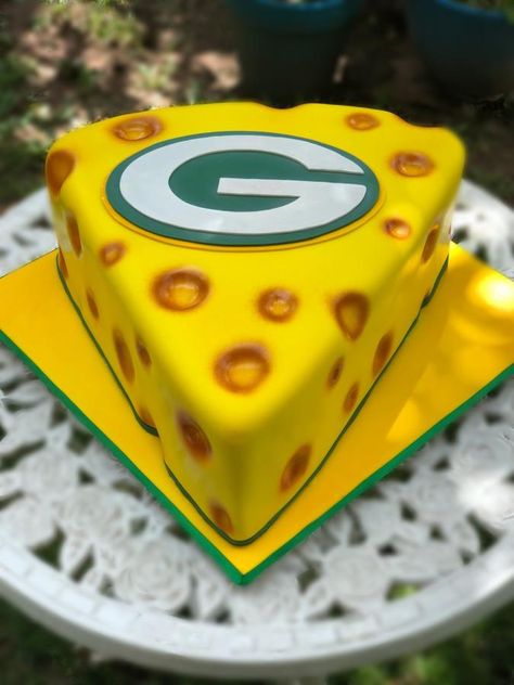 Green Bay Cake, Green Bay Packers Cake, Packers Cake, Packers Party, Groomsman Cake, Vanilla Sheet Cakes, Football Cake, Zucchini Cake, Unique Cakes