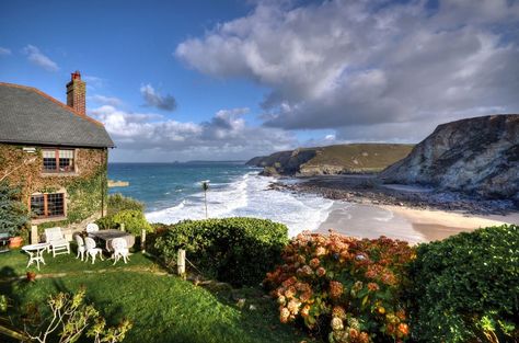 Cottages By The Sea, Cornwall Cottages, Little Cottages, Cottage By The Sea, Devon And Cornwall, Uk Holidays, Cornwall England, Dream Cottage, England And Scotland