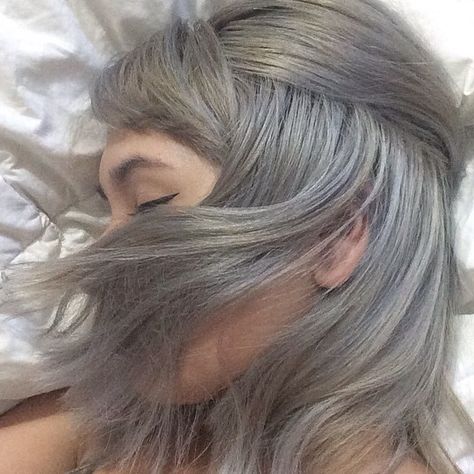 @happyandstupid / IG: athena_small Silver Hair Aesthetic, Grey Hair Aesthetic, Grey Silver Hair, Silver Hair Dye, Grey Aesthetic, Scene Hair, Pastel Hair, Hair Envy, Blonde Color