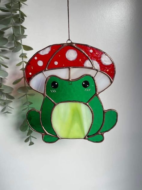 Whimsical Stained Glass Patterns, Stained Glass Frog Pattern, Stainglass Ideas Beginner, Stain Glass Window Art Simple, Frog Stained Glass Patterns, Easy Stained Glass Ideas, Harry Potter Stained Glass Patterns, Stained Glass Ideas For Beginners, Fake Stained Glass Diy