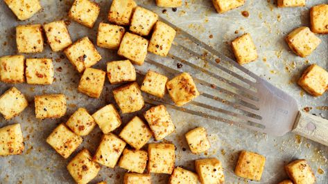 This is a very easy and versatile recipe for oven-roasted tofu. Seasoned simply with olive oil, salt, pepper and a few pantry staple spices. Perfect for lunch, dinner, in salads or as a side. Oven Roasted Tofu Recipe, Sarah Lemkus, Bake Potato, Roasted Tofu, Baked Potato Chips, How To Press Tofu, Healthy Baked, Food Gallery, Vegan Living