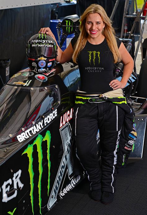 Nhra Drag Racing Cars, Shirley Muldowney, Female Race Car Driver, Female Racers, Funny Car Drag Racing, Monster Energy Girls, Bus Girl, Top Fuel Dragster, Nhra Drag Racing