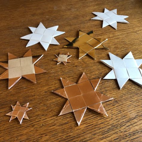 Paper Mouse, Folded Paper Stars, Beautiful Stars, Scandinavian Christmas Decorations, Paper Ornaments, Star Diy, Paper Stars, Home For The Holidays, Star Decorations