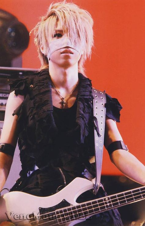 Reita. Gazerock Festival 2008 Reita The Gazette, Ruki The Gazette, Kamijo, Godly Men, Kei Fashion, Dir En Grey, The Gazette, Grunge Streetwear, Best Rock