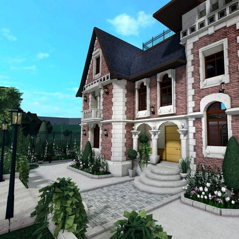 Brick House Bloxburg, Frenchrxses Bloxburg House, Bloxburg City Entrance, Beautiful Bloxburg Houses, Bloxburg Orphanage Ideas, Bloxburg Brick House, Bloxburg Old Mansion, Unique Bloxburg Build Ideas, Bloxburg House Victorian