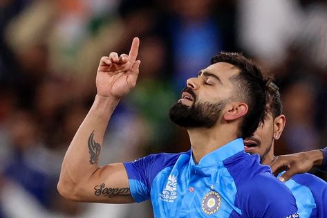 In an epic T20 match between two arch-rival India and Pakistan, the former team captain Virat Kohli surely created history on the battleground by making India win the T20 World Cup match in Australi’s Melbourne. Seeing him playing so well for the country, the proud wife Anushka Sharma revealed that after India’s winning, her phone […] The post India Vs Pakistan match: Anushka Sharma reveals how her friend reacted after the stupendous performance of Virat Kohli at T20 World Cup Arshdeep Singh, Wings Background, Happy Birthday King, Pakistan Match, Virat Kohli And Anushka, Kohli Wallpapers, King Kohli, India Vs Pakistan, Virat Kohli Wallpapers