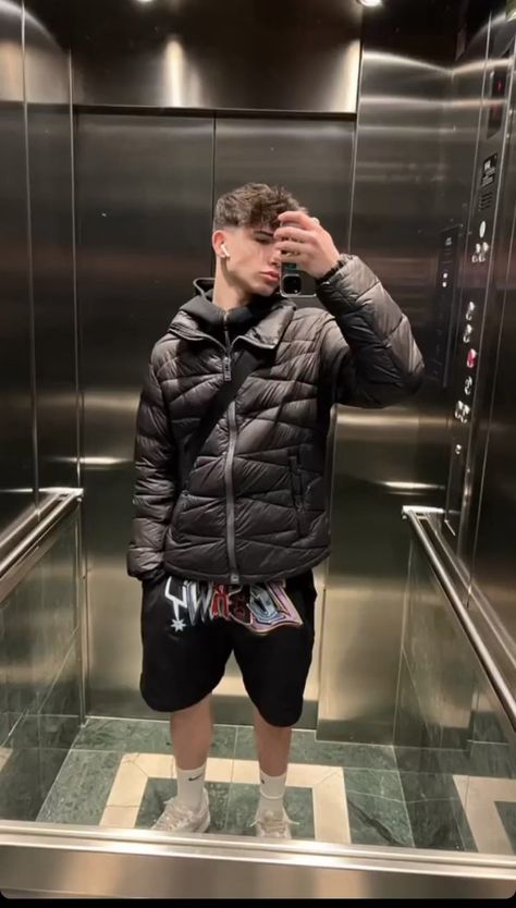 Marcel Paris, Best Friend Poses, Boys With Curly Hair, Boy Photography Poses, Boys Wear, Nike Tech, Boys Jacket, Mens Casual Outfits, Lany