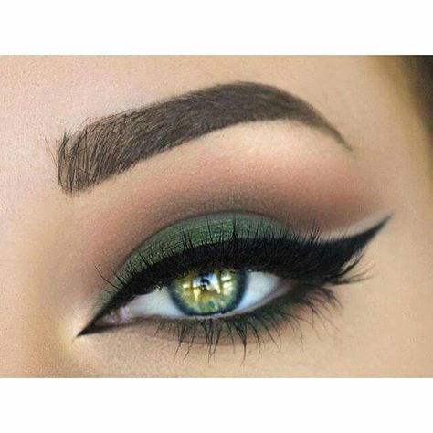 Eye Makeup Tutorial Green Eyes, Eye Makeuo, Makeup Verde, Green Dress Makeup, Green Eye Makeup, Bold Eye Makeup, Dramatic Eye Makeup, Hooded Eye Makeup, Green Makeup