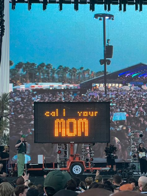 dominic fike at coachella sign on board says call your mom huge crowd Dominic Fike Concert Fit, Dominic Fike Coachella, Sylvia Plath Fig Tree, Dominick Fike, Dominic Fike, Garage Band, Look At The Sky, Sweet Soul, I Miss U