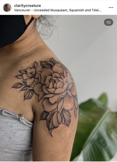 Shoulder Sleeve Tattoos For Women, Name Tattoo For Women, Last Name Tattoo For Women, Last Name Tattoo, Best Feminine Tattoos, Top Of Shoulder Tattoo, Women's Shoulder Tattoo, Floral Arm Tattoo, Bull Skull Tattoos