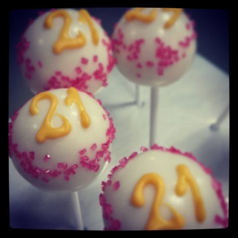 Birthday Cake Cake Pops, Kylie Jenner Birthday Cake, 21st Birthday Cake For Girls, Drunk Barbie Cake, 21st Bday Cake, Cake Cake Pops, Birthday Cake Brownies, Cake Elegant, Birthday Cake Cake