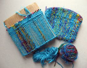 http://weavolution.com/project/ruth-weaves/all-one-piece-zipped-cosmetic-bag Pin Weaving, Potholder Loom, Weaving Loom Projects, Lucet, Diy Weaving, Weaving Textiles, Weaving Projects, Weaving Patterns, Weaving Art