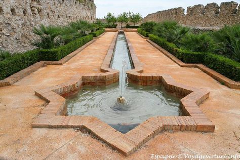 Islamic Fountain, Xativa Spain, Arabic Garden, Spanish Fountain, Pond Fountains, Modern Mountain Home, Pool Fountain, Architecture Concept Diagram, Natural Swimming Pools