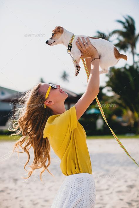 Hipster Couple, Vacation Sunglasses, Puppy Pose, Hipster Women, Dog Poses, Hipster Man, Yellow Shirt, Dog Beach, Yellow Shirts