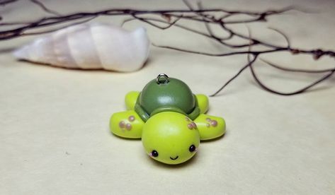 Mini Clay Art, Mini Clay, Summer Craft, Clay Diy Projects, Play Clay, Turtle Charm, Diy Clay Crafts, Car Decoration, Clay Charms