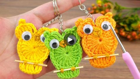 Owl Applique, Owl Keychain, Keychain Crochet, Crochet Owl, Crochet Animal, Crochet Keychain, Diy Crochet Projects, Applique Patterns, Cute Owl