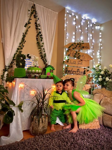 Tinker Bell And Peter Pan Birthday Theme, Tinker Bell Party Theme, Tinker Bell Theme Birthday Party, Forest Birthday Theme, Tinker Bell Party Ideas, Tinker Bell Birthday Party, Tinker Bell Party, Disney Playroom, Enchanted Forest Birthday