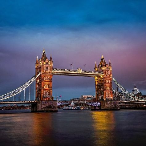 Evening, London Tower Bridge Tower Bridge Aesthetic, London Tower Bridge, London Tower, Aesthetic London, Blanket Fort, Tower Bridge London, Night Shot, Pretty Landscapes, Sketch A Day