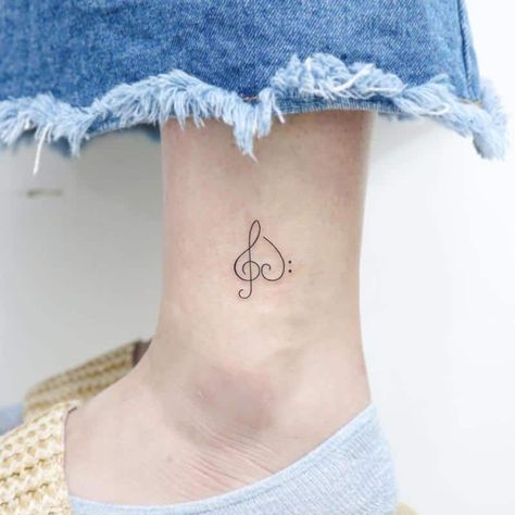 Piano Tattoos For Women, Cute Travel Tattoos For Women, Music Note Fine Line Tattoo, Music Tattoo Wrist, Tattoo Piano Ideas, Music Clef Tattoo, Music Minimalist Tattoo, Tattoos For Musicians, Minimalist Piano Tattoo