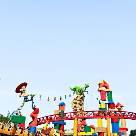 Hottest park award goes to.... Hollywood Studios Toy Story Land! 😅 But hey, a little heat won't stop our epic adventures in Andy's backyard! Toy Story Hollywood Studios, Toy Story Land, Disney World Tips, Disney Blog, Run Disney, Disney World Tips And Tricks, California Adventure, Hollywood Studios, Disney Magic