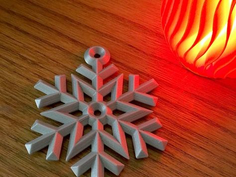 Simple Snowflake, 3d Printing Diy, Holiday Centerpieces, Snowflake Ornaments, Personalized Decor, Modern Christmas, Personalized Ornaments, Edge Design, Classic Christmas