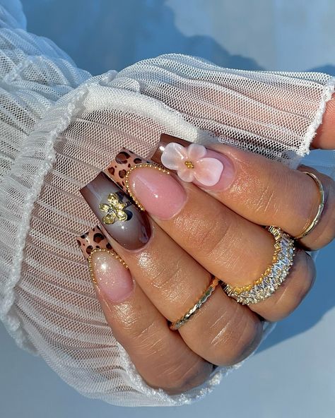 las uñas de mi mamá 🫶🏼 #nails #nailsofinstagram #nails💅 #nailideas #nailinspiration #glitternails #nailsnailsnails #nailinspo #nailart #nailsoftheday #nailsart #nailsmagazine #trendynails #trendynailart #naildesigns #almondnails #frenchtip #frenchtipnails #frenchtips #classynails #cheetahnails #cheetahnailart #cheetahprintnails #3dflowernails #flowernails #texturednailart #3dflowernailart #brownnails #auranails #ombrenails Cheetah Nail Art, Nailinspo Nailart, Cheetah Print Nails, 3d Flower Nails, Cheetah Nails, Trendy Nail Art, Brown Nails, Classy Nails, French Tip Nails