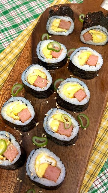 Egg Kimbap, Kimbap Recipe, Egg Sushi, Egg Roll Recipe, Work Potluck, Spam Recipes, Seaweed Snacks, Canned Meat, Egg Roll Recipes