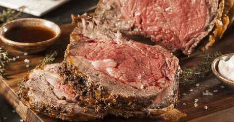 Enjoy the deliciousness of Texas Roadhouse from the comforts of your own home with this copycat Prime Rib recipe! Au Jus Recipe, Prime Rib Roast Recipe, Ribeye Roast, Cooking Prime Rib, Rib Roast Recipe, Standing Rib Roast, Rib Recipe, Prime Rib Recipe, Potted Beef