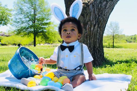 Toddler Boy Easter Pictures, Baby Boy First Easter Pictures, Easter Baby Photoshoot Boy, Easter Baby Boy Photoshoot, First Easter Ideas Baby Boy, Kenzo Photoshoot, Easter Diy Photoshoot, Boy Easter Pictures, Easter Pictures For Kids