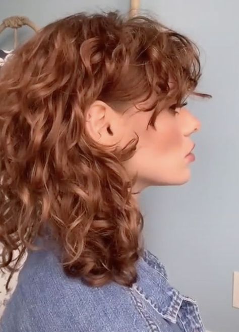 Shaggy Curly Hair, Curly Red Hair, Natural Curly Hair Cuts, Red Curly Hair, Shaggy Haircuts, Curly Hair Photos, Wavy Haircuts, Haircuts For Curly Hair, Curly Hair Women