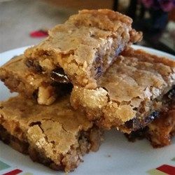 No Bake Food, Soup Bacon, Walnut Bars, Date And Walnut, Food For The Gods, Filipino Food Dessert, Nut Cake, Filipino Dessert, Filipino Desserts