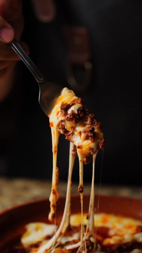 Queso Fundido, Food Photoshoot, Quesadillas, Sunday Brunch, Melted Cheese, Of Course, Lasagna, Pesto, Mozzarella