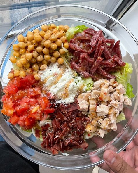 Copycat Taylor Farms Salad, Rachel Salad Friends, Tik Tok Chopped Salad Recipes, Jennifer Aniston Salad Recipe Video, The Jennifer Aniston Salad, Jennifer Aniston Cobb Salad Recipe, Friends Salad Recipe, Celebrity Salad Recipes, Jennifer Garner Salad