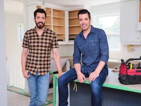 Do you want the Property Brothers to transform your home into a forever home? HGTV would like to hear from you. 1920s Interior Design, Fixer Upper Joanna Gaines, Scott Brothers, Jonathan Scott, Property Brothers, Los Angeles Area, Joanna Gaines, New Home Designs, Forever Home